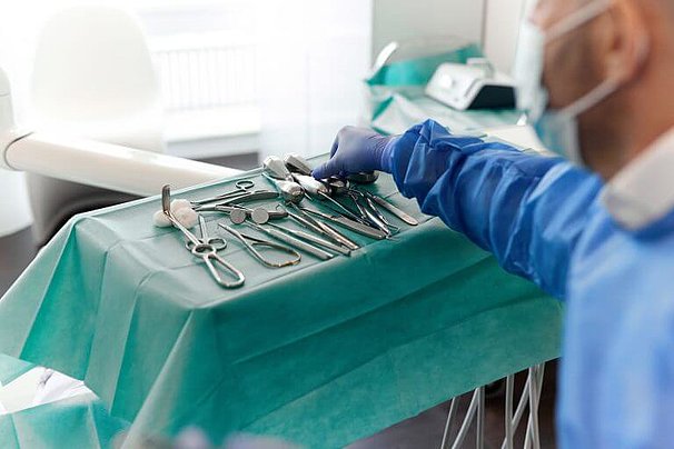 Zahnarzt-Nexte-to-Belleuve-Oralchirurgie-06-768x512.jpg 