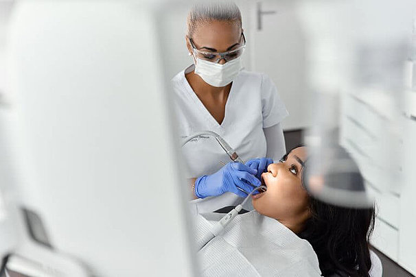 Zahnarzt-Nexte-to-Belleuve-Dental-Hygnie-05-768x512.jpg 